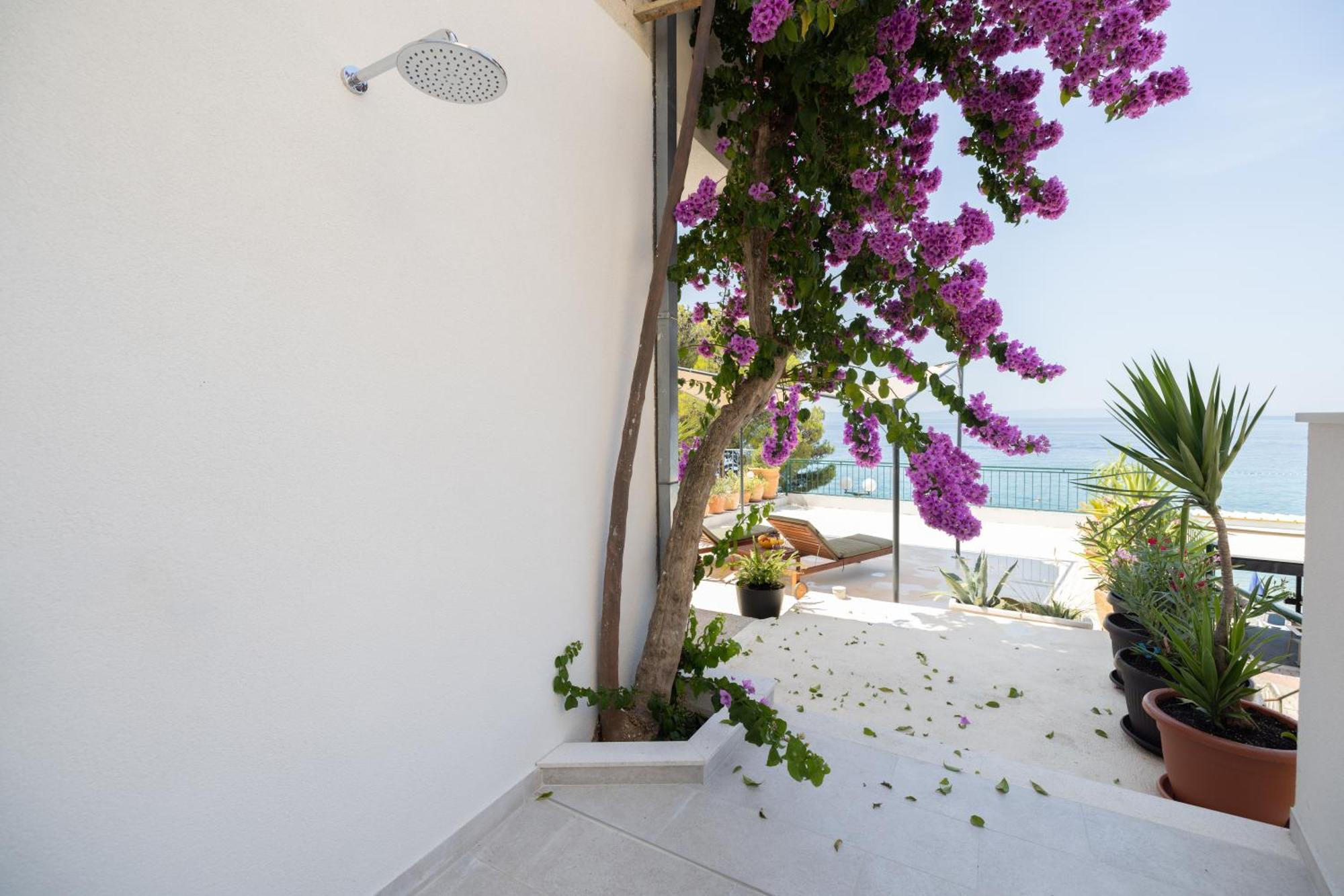Beachfront Comfort Apartment Nives Tučepi Zewnętrze zdjęcie